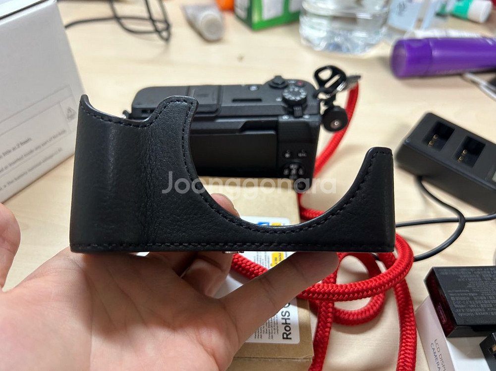 캐논 V1 정품 배터리 3개 가죽그립--1