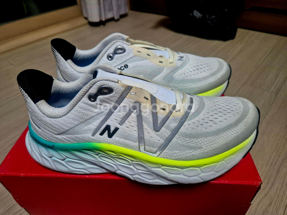 [275]뉴발란스 프레쉬폼 러닝화--0
