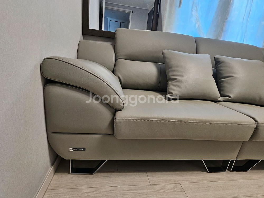 4인용 가죽 소파--1
