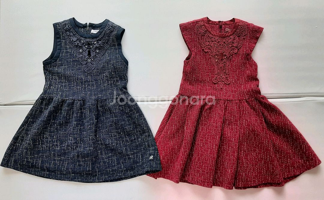 130사이즈 쌍둥이 여아 크리스마스 원피스 29000원--0