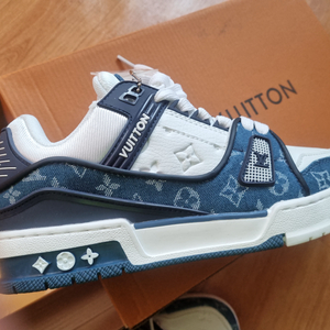 루이비통 모노그램 데님 스니커즈