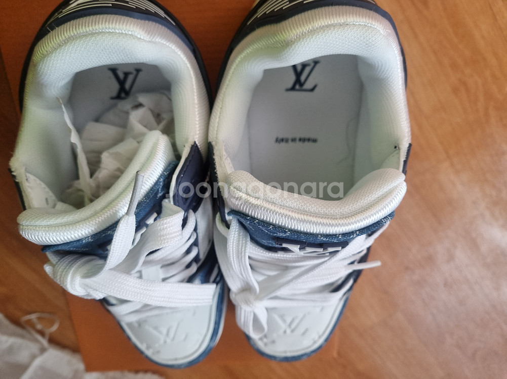 루이비통 모노그램 데님 스니커즈--5