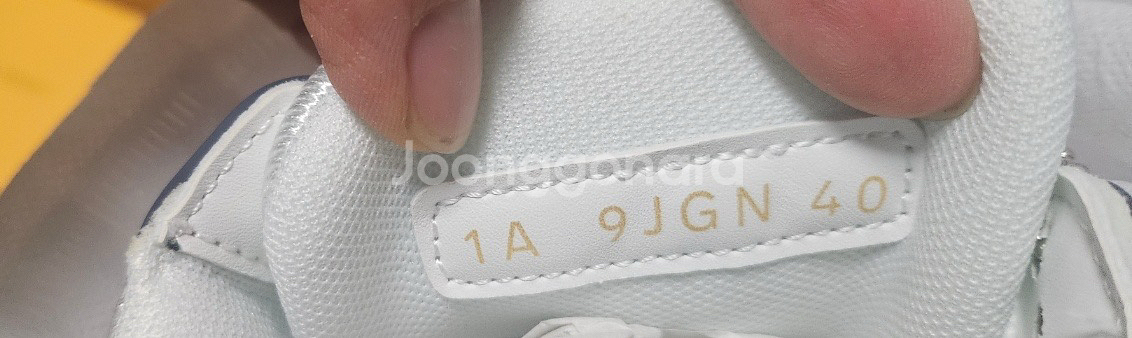 루이비통 모노그램 데님 스니커즈--3