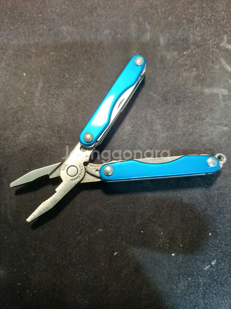 레더맨 키체인 멀티툴 스쿼트 P4 블루--6