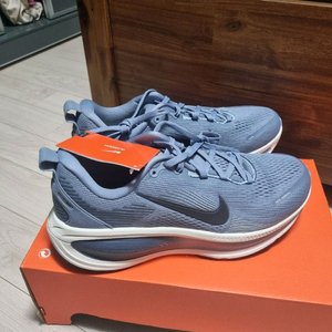 미시착새상품)) 나이키 줌보메로18 러닝운동화 265, 275