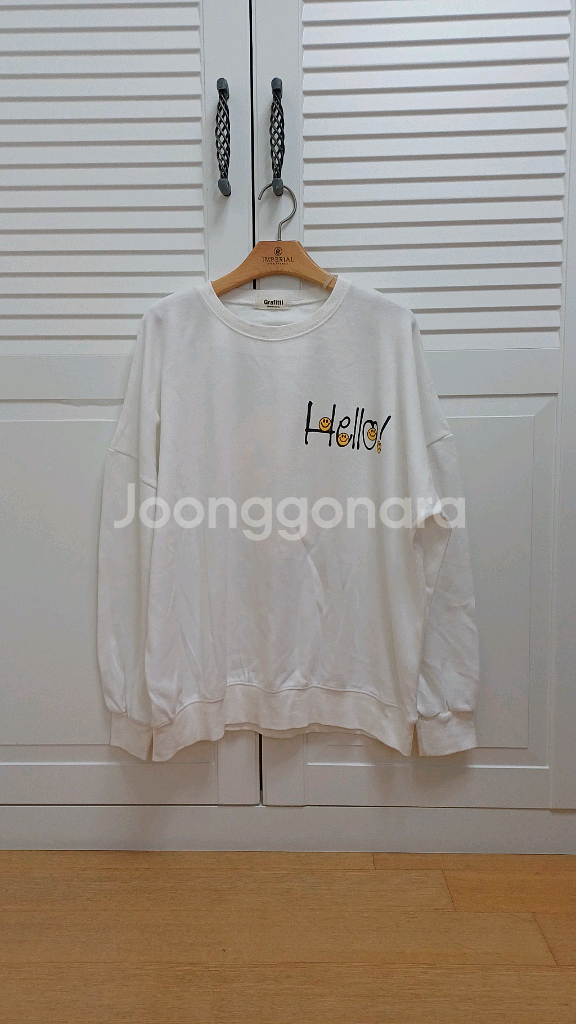 (새제품) 보세 흰색 맨투맨 티셔츠--0