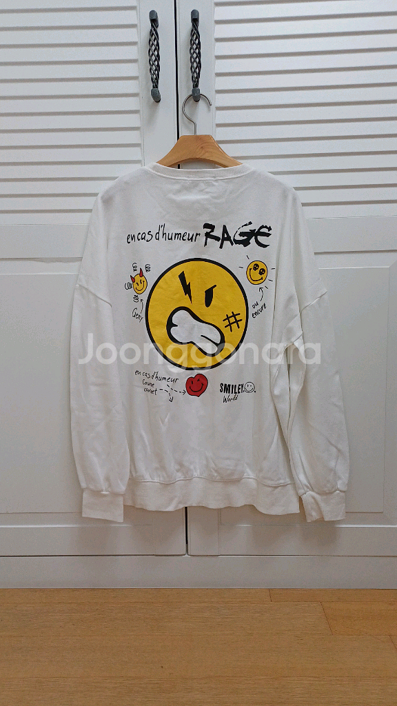 (새제품) 보세 흰색 맨투맨 티셔츠--1