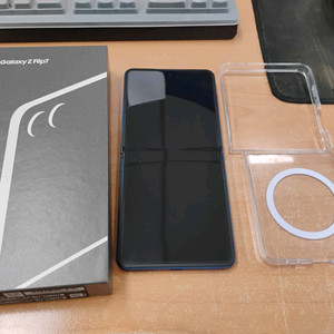 갤럭시 z플립7 판매해요.(풀박스)
