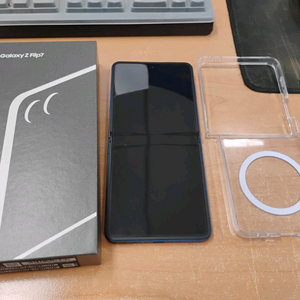 갤럭시 z플립7 판매해요.(풀박스)