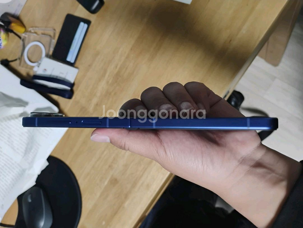 갤럭시 Z플립 7 258GB 판매해요--7