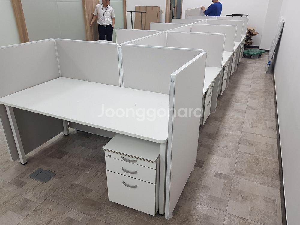 (신품) 철재다리 화이트사무실책상 국내최저가판매합니다.--2