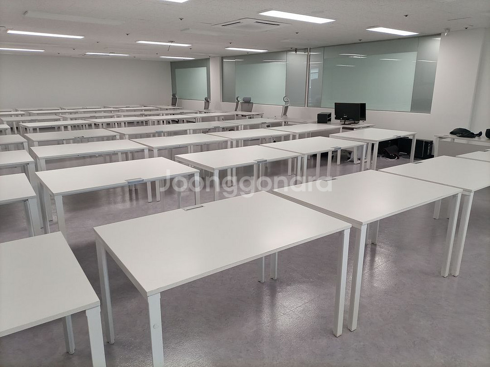 (신품) 철재다리 화이트사무실책상 국내최저가판매합니다.--6