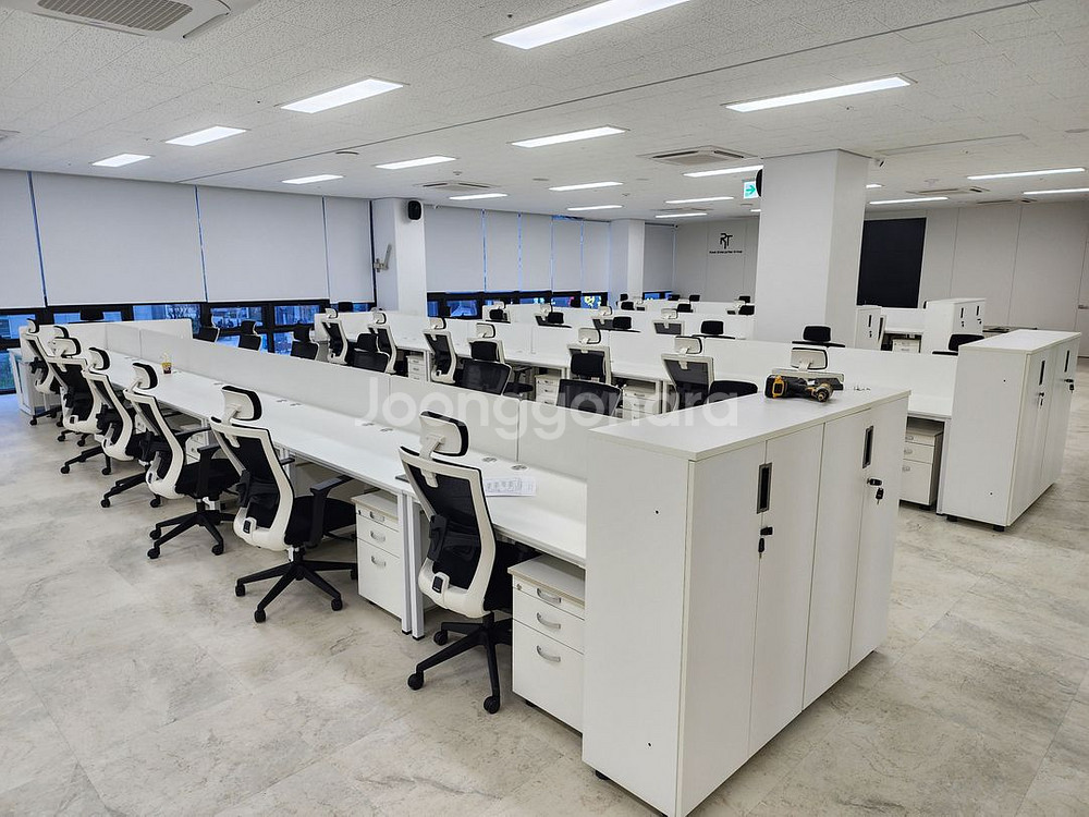 (신품) 철재다리 화이트사무실책상 국내최저가판매합니다.--7