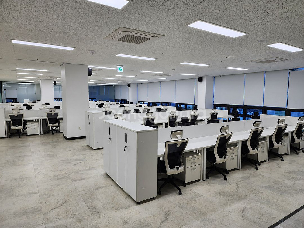 (신품) 철재다리 화이트사무실책상 국내최저가판매합니다.--9