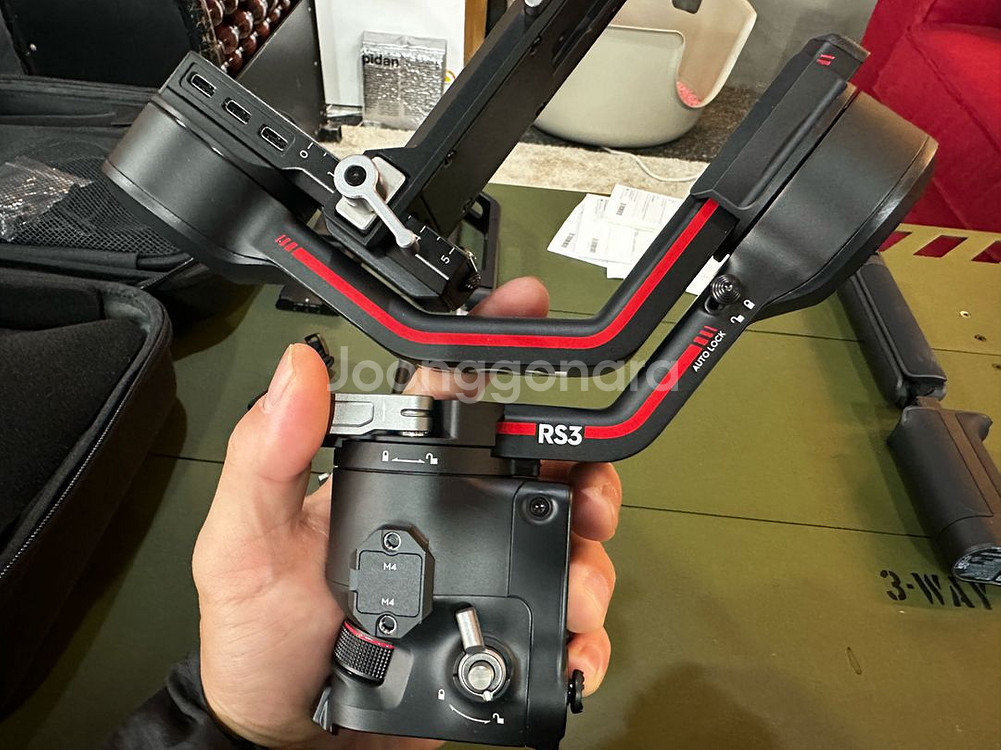 DJI RS 3 Combo 카메라짐벌--0