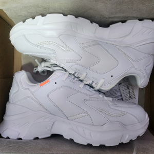 밸롭 봄버 에어 초경량 어글리 슈즈 화이트 265