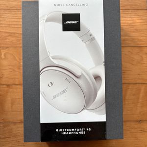 보스 QC45 노이즈캔슬링 헤드폰 (스모크 화이트)