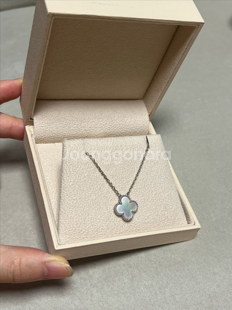 18k 반클 알함브라 빈티지 목걸이 화이트골드+마오펄--1