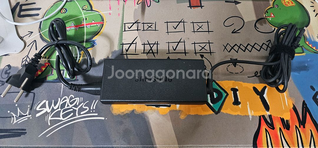 삼성 135w 어댑터 정품 팝니다--0