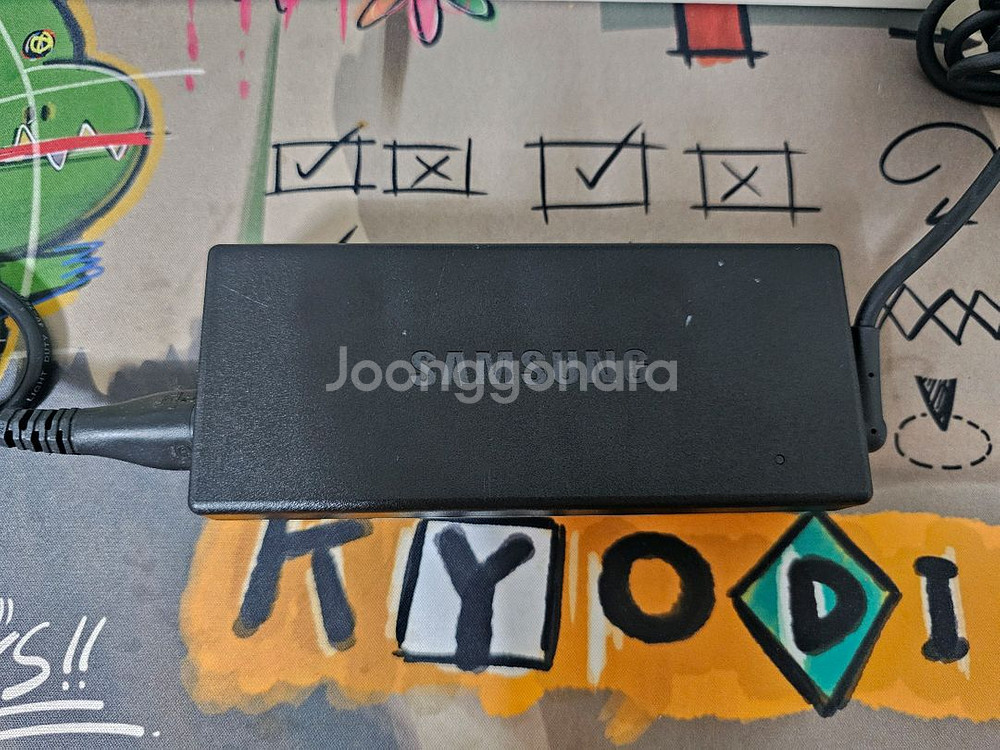 삼성 135w 어댑터 정품 팝니다--1