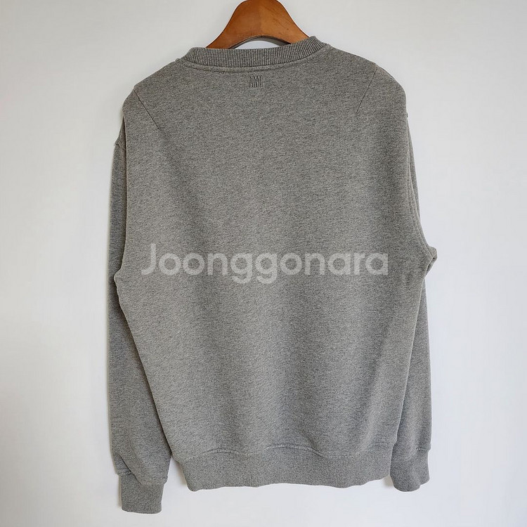 L 아미 그레이 스몰 하트자수 맨투맨 E21HJ007--3