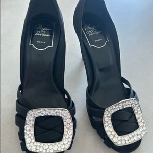 로저비비에 블랙크리스탈 힐