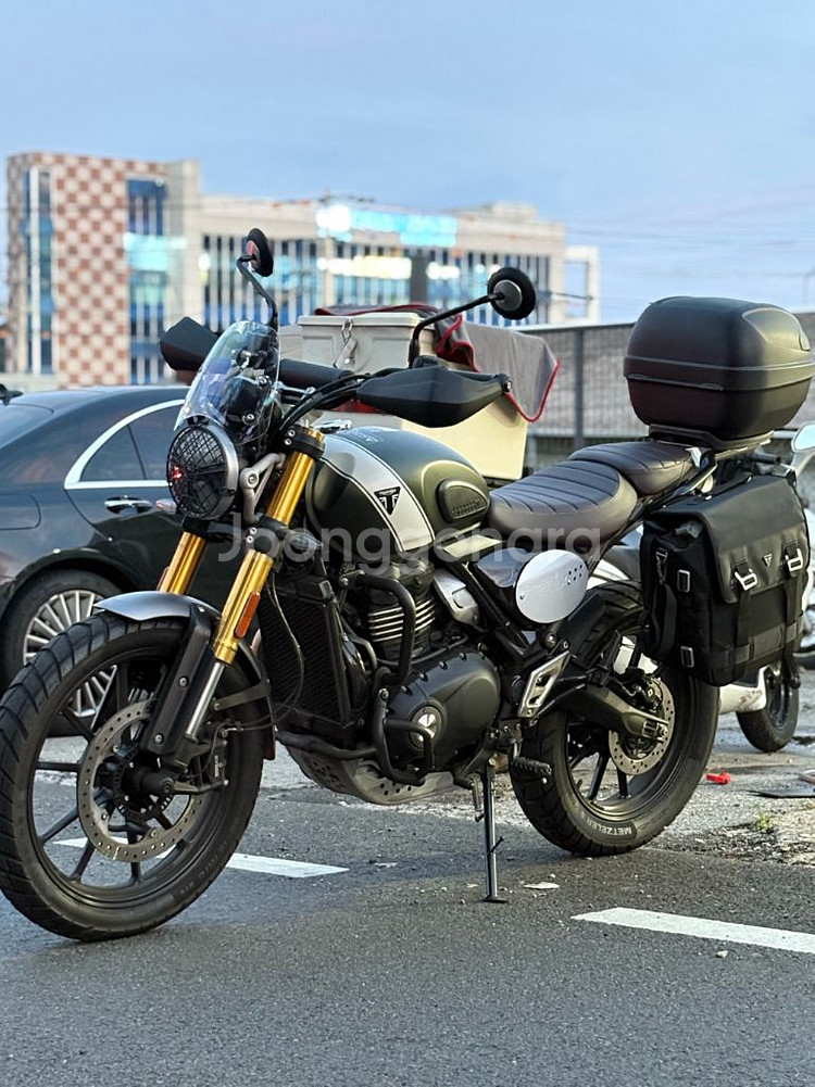 트라이엄프 스크램블러400x--0