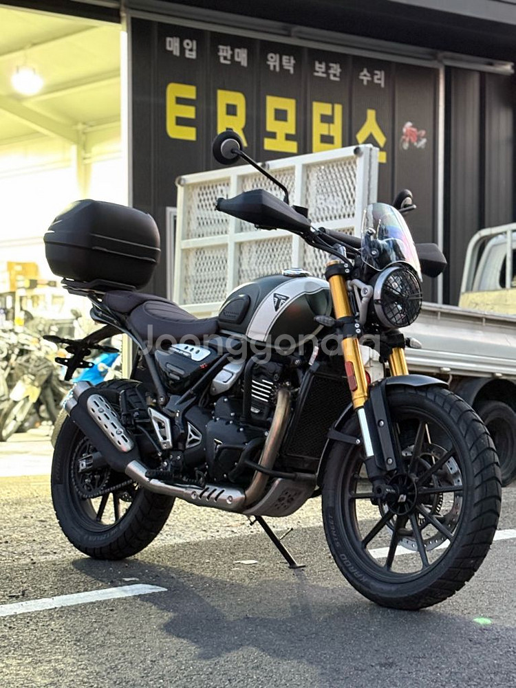 트라이엄프 스크램블러400x--2