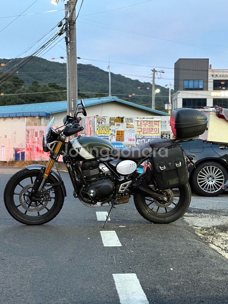 트라이엄프 스크램블러400x--3