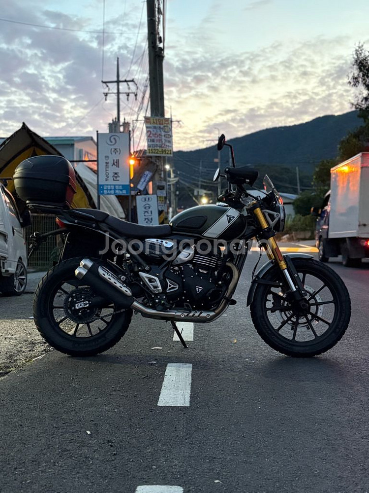 트라이엄프 스크램블러400x--4