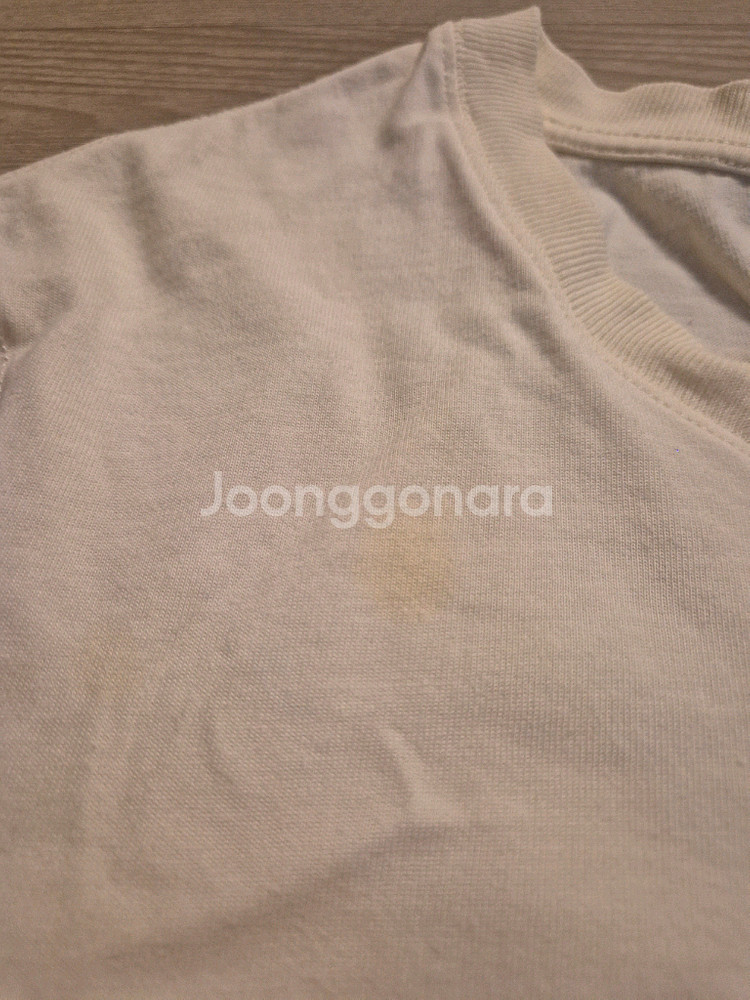 [정품] 아미 AMI 하트 로고 반팔 티셔츠 아이보리--2