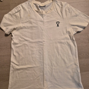 [정품] 아미 AMI 하트 로고 반팔 티셔츠 아이보리