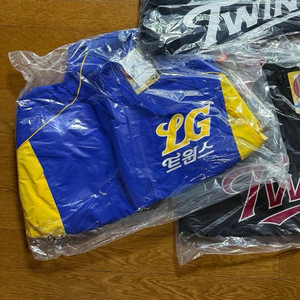 청룡 M 빠더너스 x 엘지트윈스 더그아웃 자켓 버전2