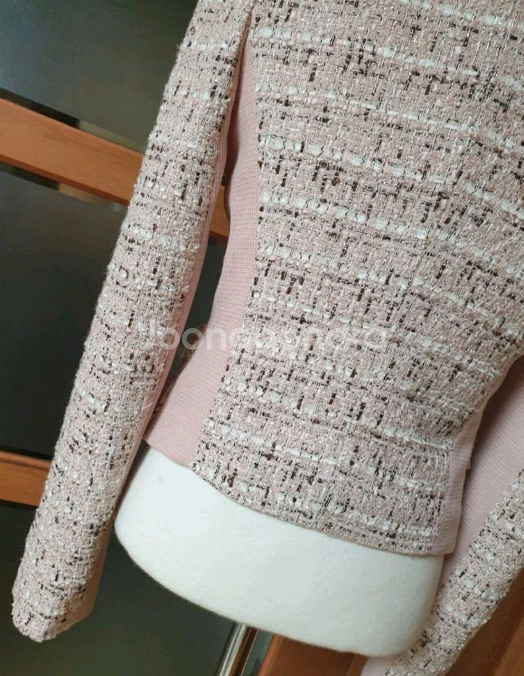 (무배-새제품)핏예쁜 트위드 라인자켓 연핑크--8