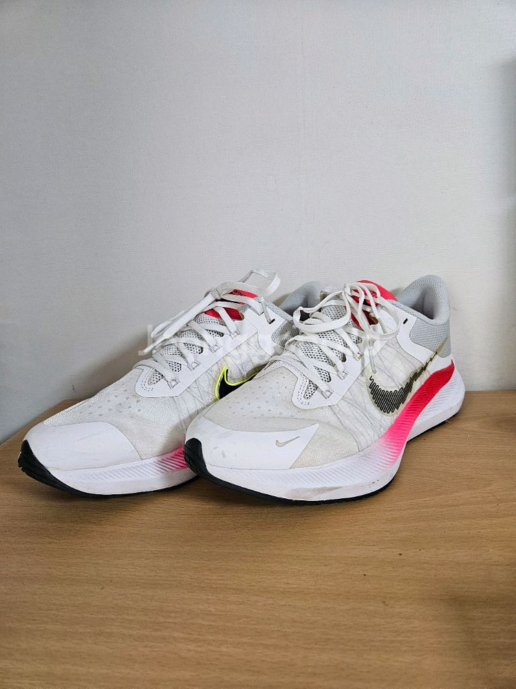 윈플로8 270사이즈 런닝화--0