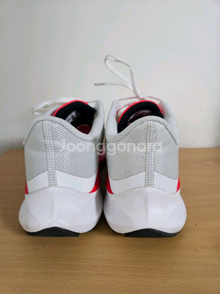 윈플로8 270사이즈 런닝화--4