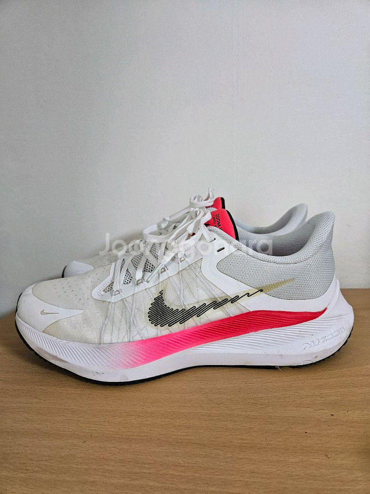 윈플로8 270사이즈 런닝화--3