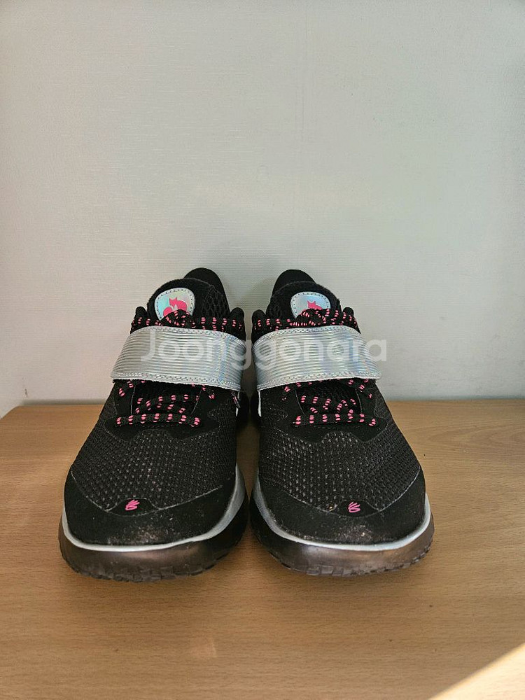 언더아머 커리 팍스1 270사이즈 농구화(택포)--1