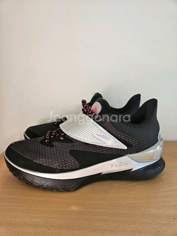 언더아머 커리 팍스1 270사이즈 농구화(택포)--3