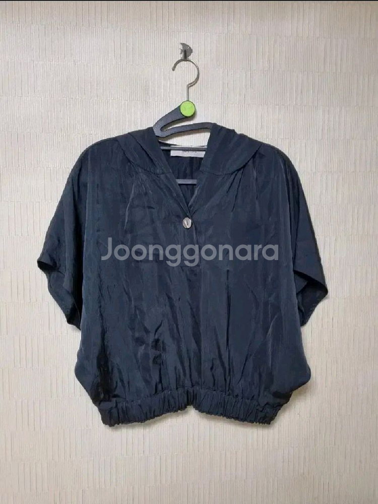 Della Lana 델라라나 후디드 볼륨 블라우스--3