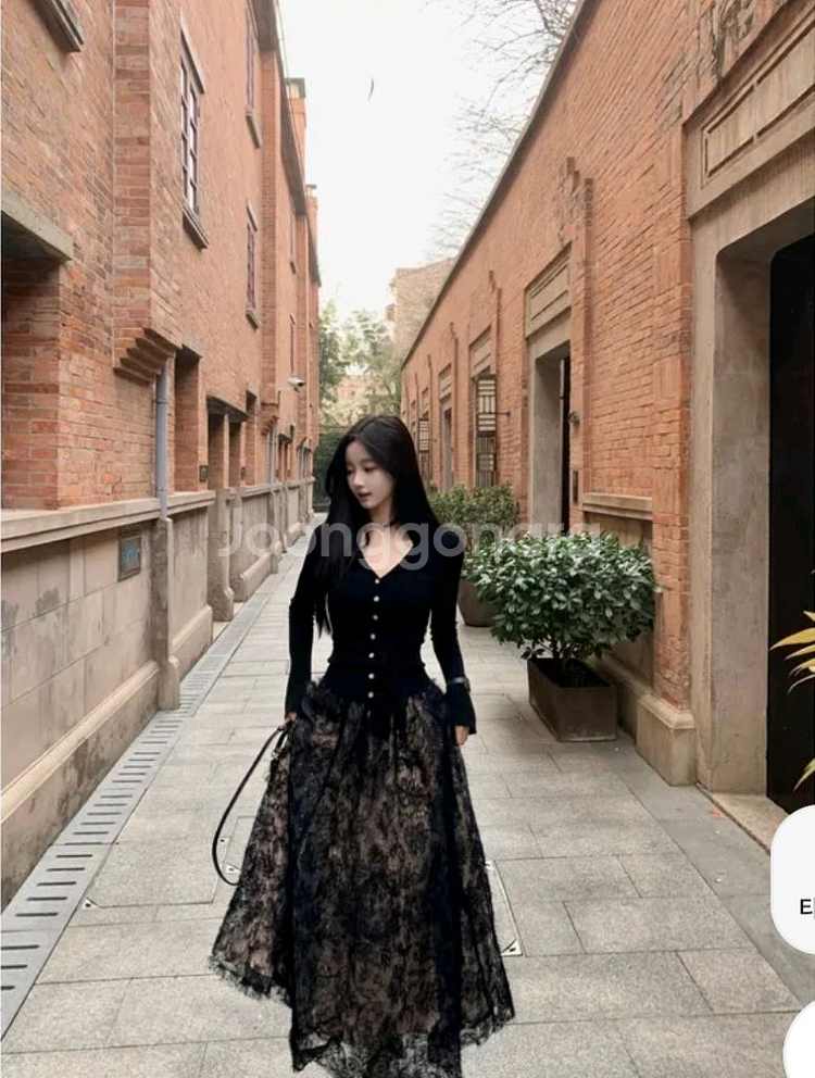 [수입의류] 벨티드 타이 카라 가디건 +스완펄 레이스 롱샤스커트(새상품)--4