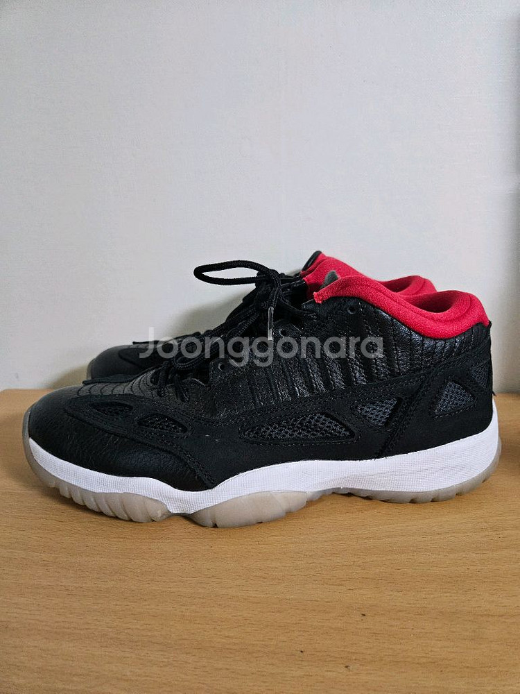 조던 11 로우 IE 브레드 270사이즈 농구화(택포)--3