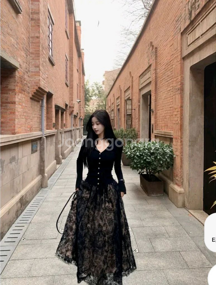 [수입의류] 벨티드 타이 카라 가디건 +스완펄 레이스 롱샤스커트(새상품)--0