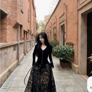 [수입의류] 벨티드 타이 카라 가디건 +스완펄 레이스 롱샤스커트(새상품)