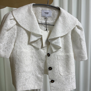 (새상품, 택o) 쟈니헤잇재즈 러플 레이스 크롭 자켓