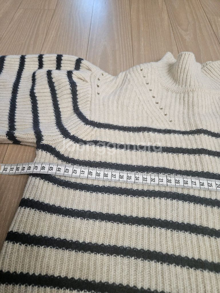 (새상품) 지컷 스트라이프 니트 스웨터--4