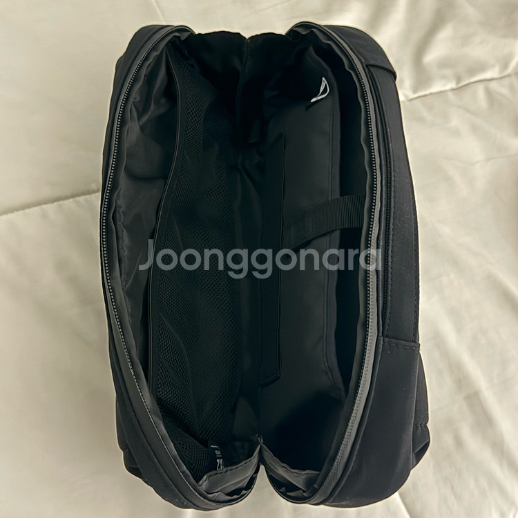 (정가4.4/미사용)닌텐도 스위치2 케이스 호리 퀄팅 미디움 파우치 블랙--2