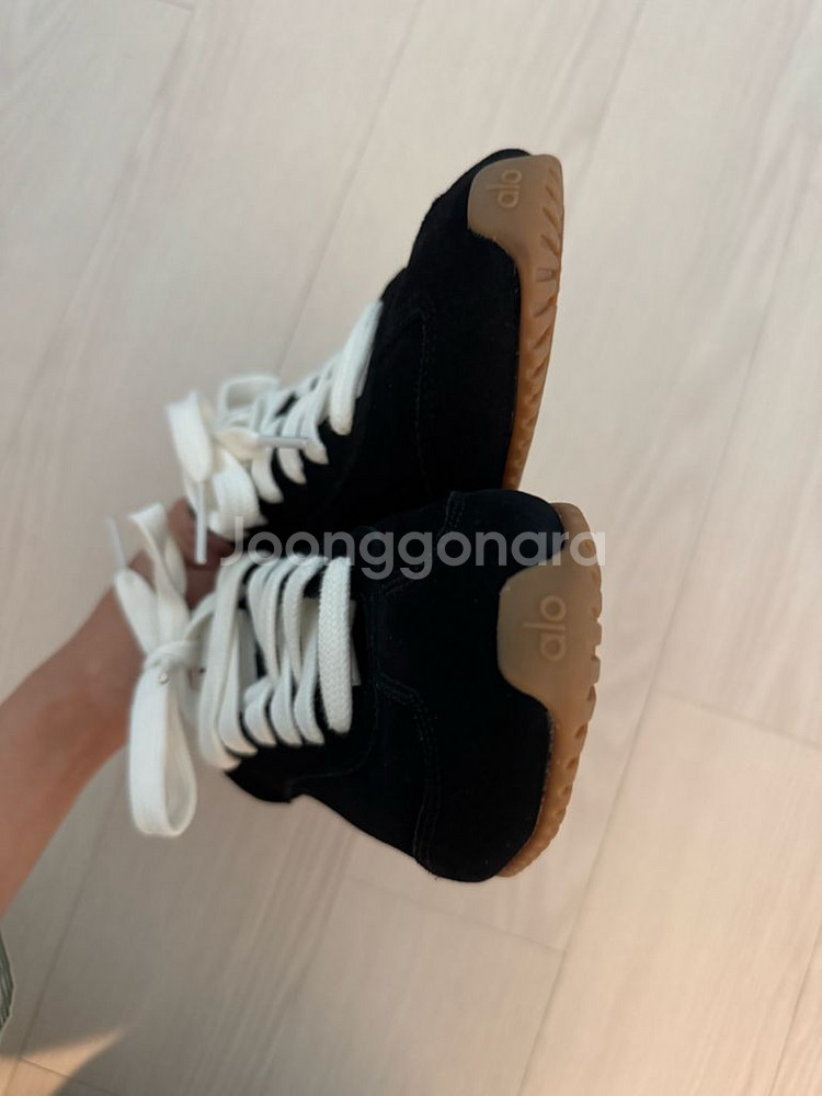 Alo 스니커즈 240 (230-235추천)--3