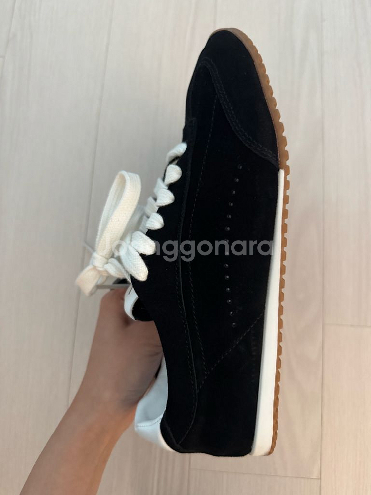 Alo 스니커즈 240 (230-235추천)--1