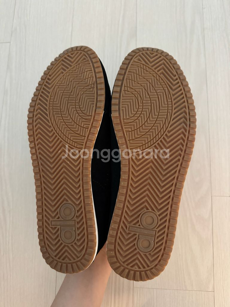 Alo 스니커즈 240 (230-235추천)--4